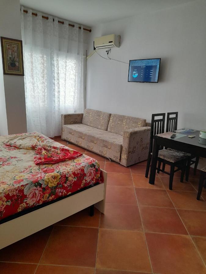 Apartament Tomas 1 *